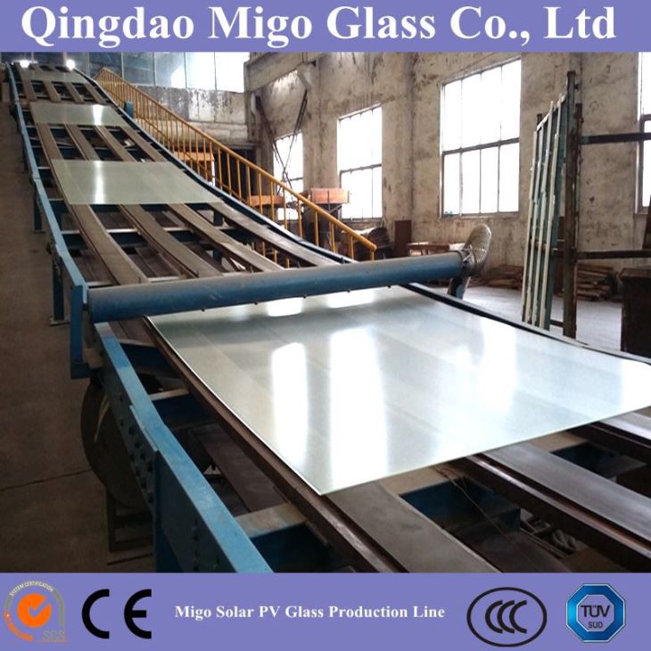 3.2 มม.เหล็กต่ำแบนเคลือบ Ar อาทิตย์กระจกสำหรับ PV Moduel