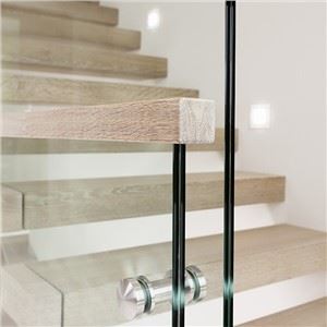 ราวบันไดกระจกลามิเนตนิรภัย